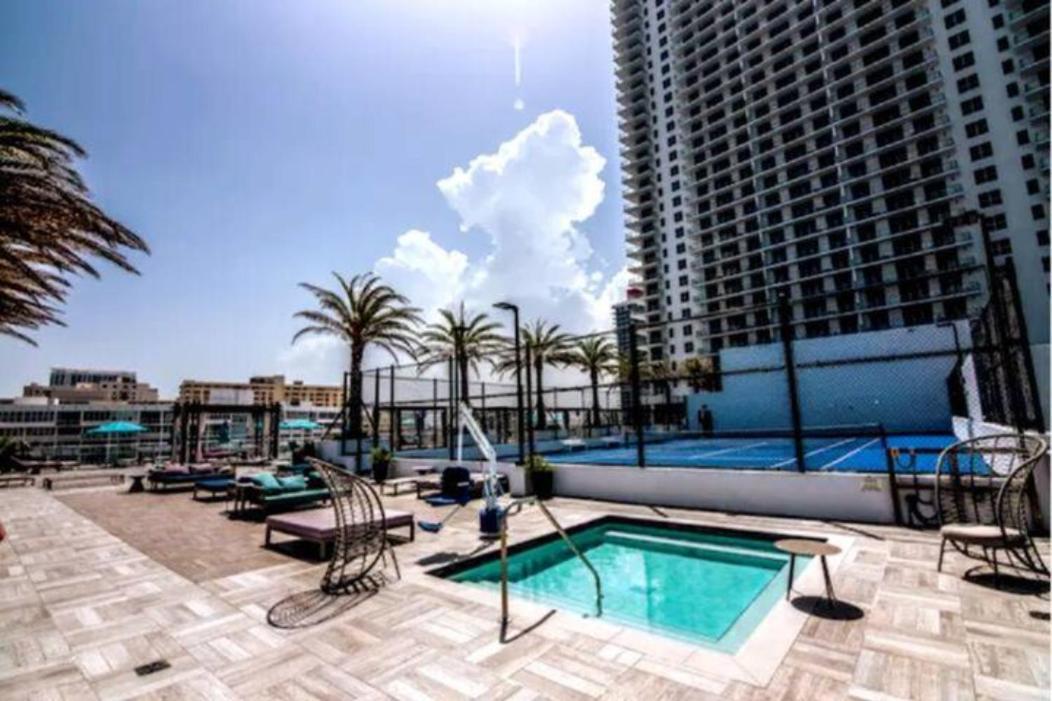 Hyde Beach House Grand Sea View Lägenhet Hollywood Exteriör bild